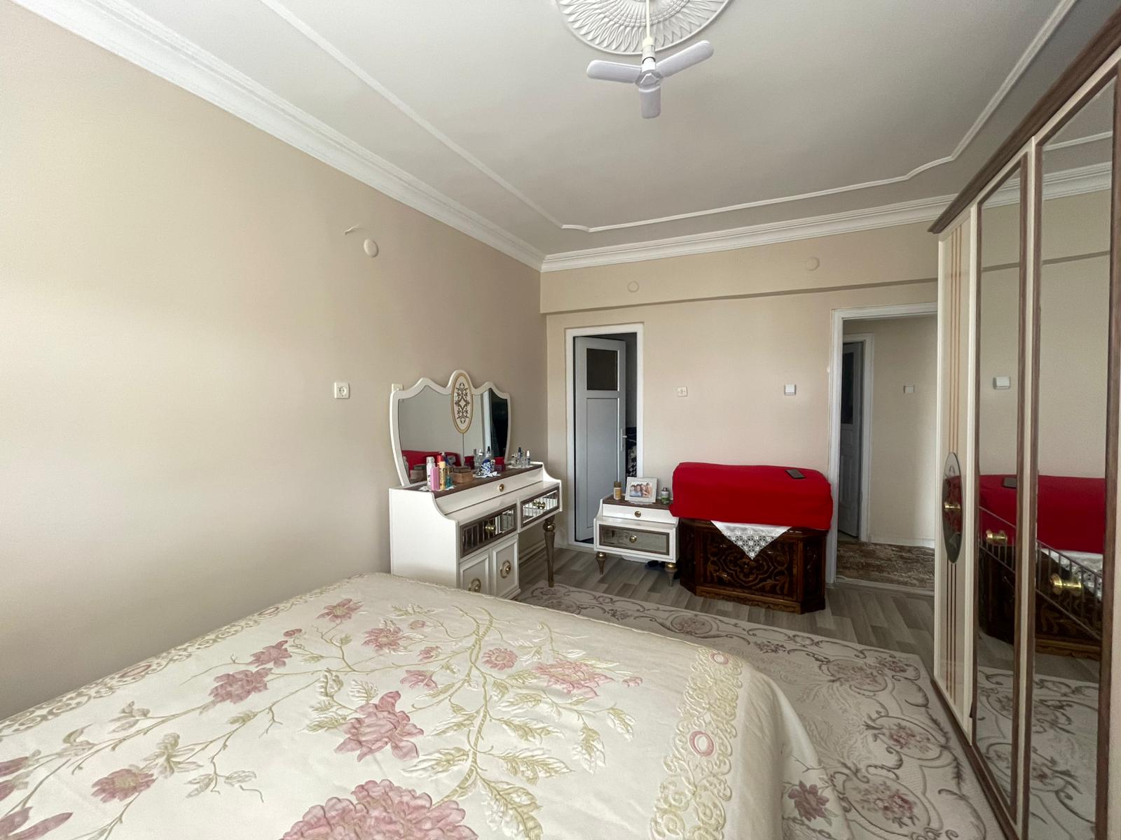 YILDIZKENT'TE SATILIK DAİRE